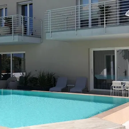 Apartamento *central Lakeside Apt*swimming Pool & Free Parking Peschiera del Garda